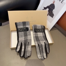 Burberry Gloves