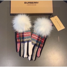 Burberry Gloves