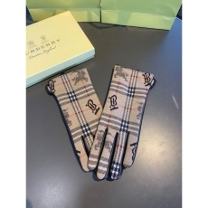 Burberry Gloves