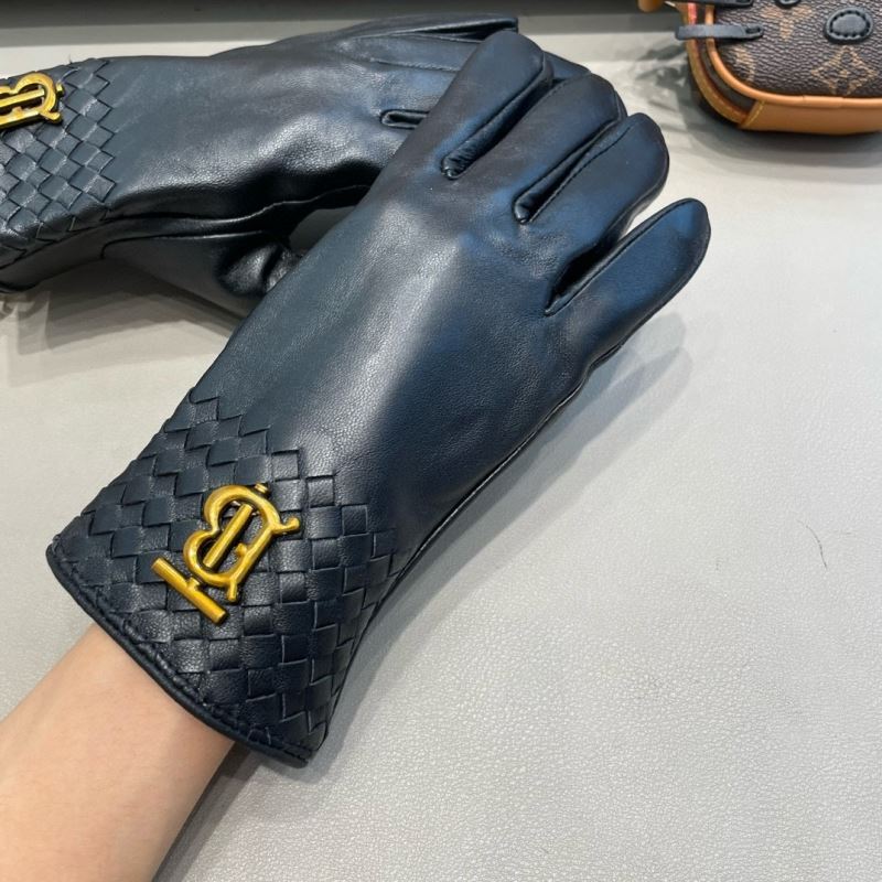 Burberry Gloves