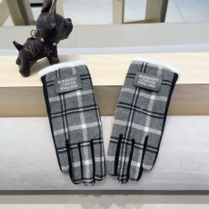 Burberry Gloves